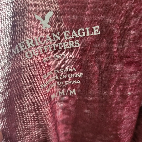 🌿American Eagle Distressed High-Low Maroon Pocket Tee Medium - Picture 7 of 10